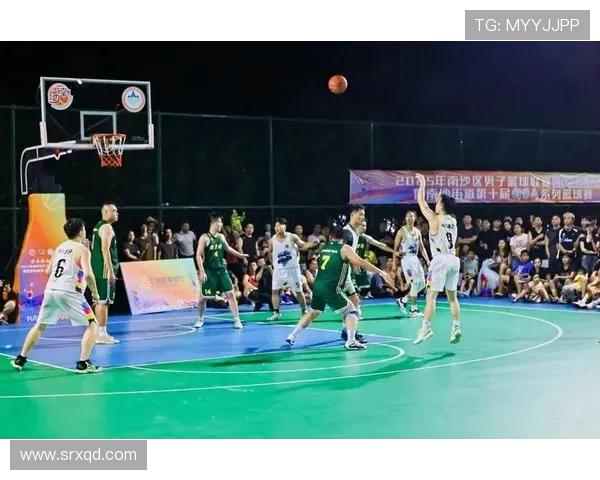 篮球热潮燃动青春赛场点燃团队梦想与荣耀征程