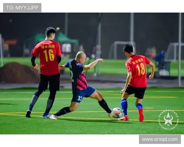 深圳足球队默契配合解析助力球队在赛场上展现风采与实力 深圳足球队默契配合解析助力球队在赛场上展现风采与实力